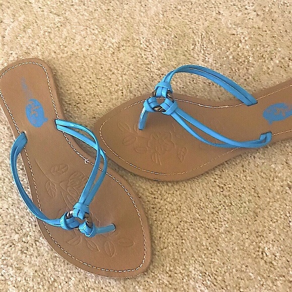 🆕RUE21  REALLY CUTE&BEAUTIFUL COLOR TURQUOISE SANDALS/KNOTTED STRAPS NWOT - Picture 2 of 3